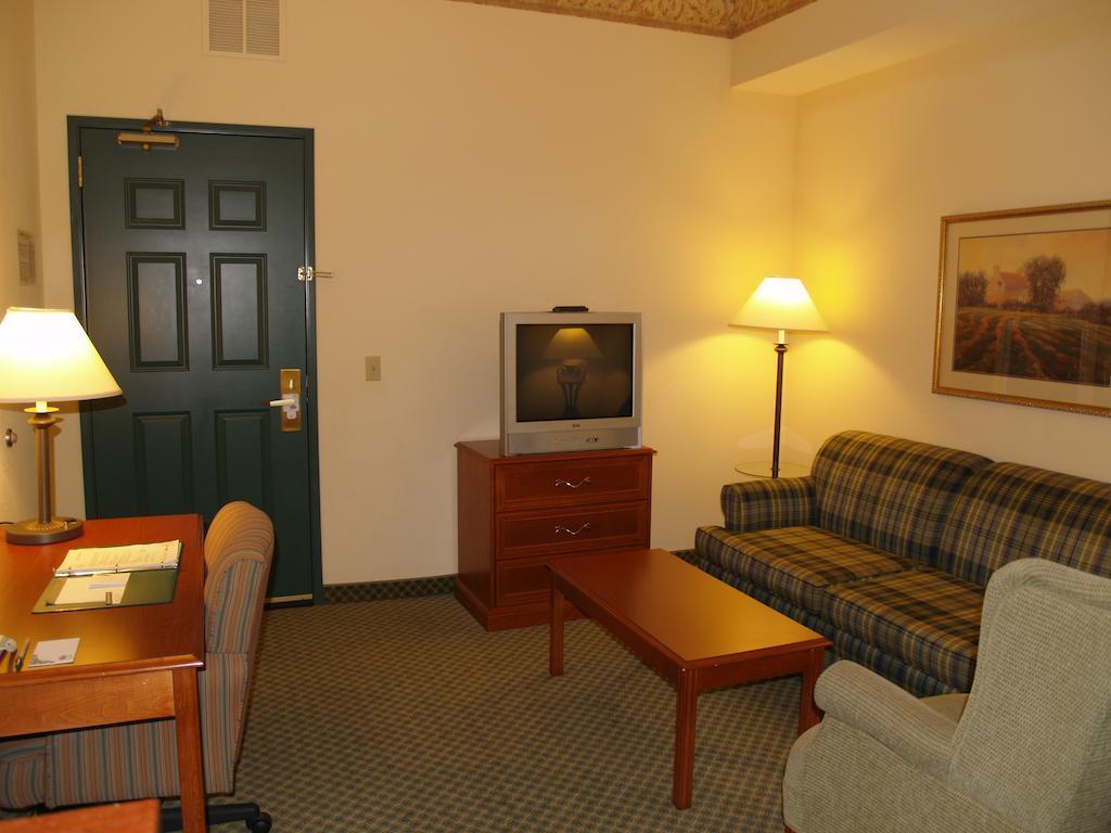 Country Inn & Suites By Radisson, St Charles Historic District Saint Charles Exterior foto