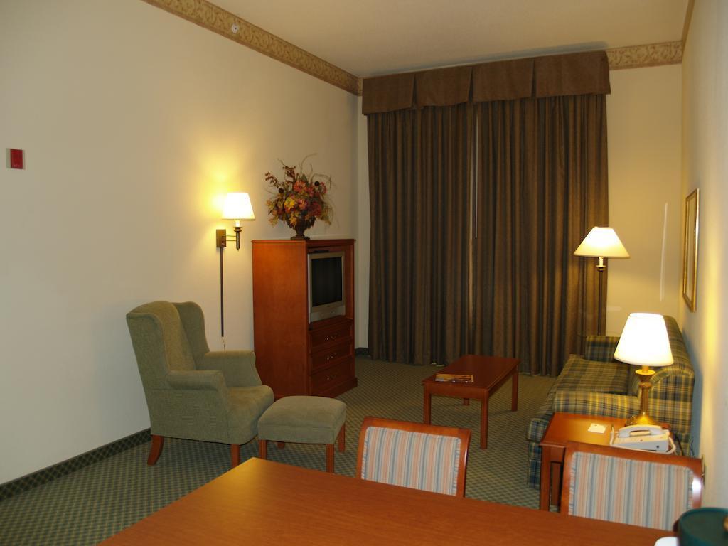 Country Inn & Suites By Radisson, St Charles Historic District Saint Charles Exterior foto