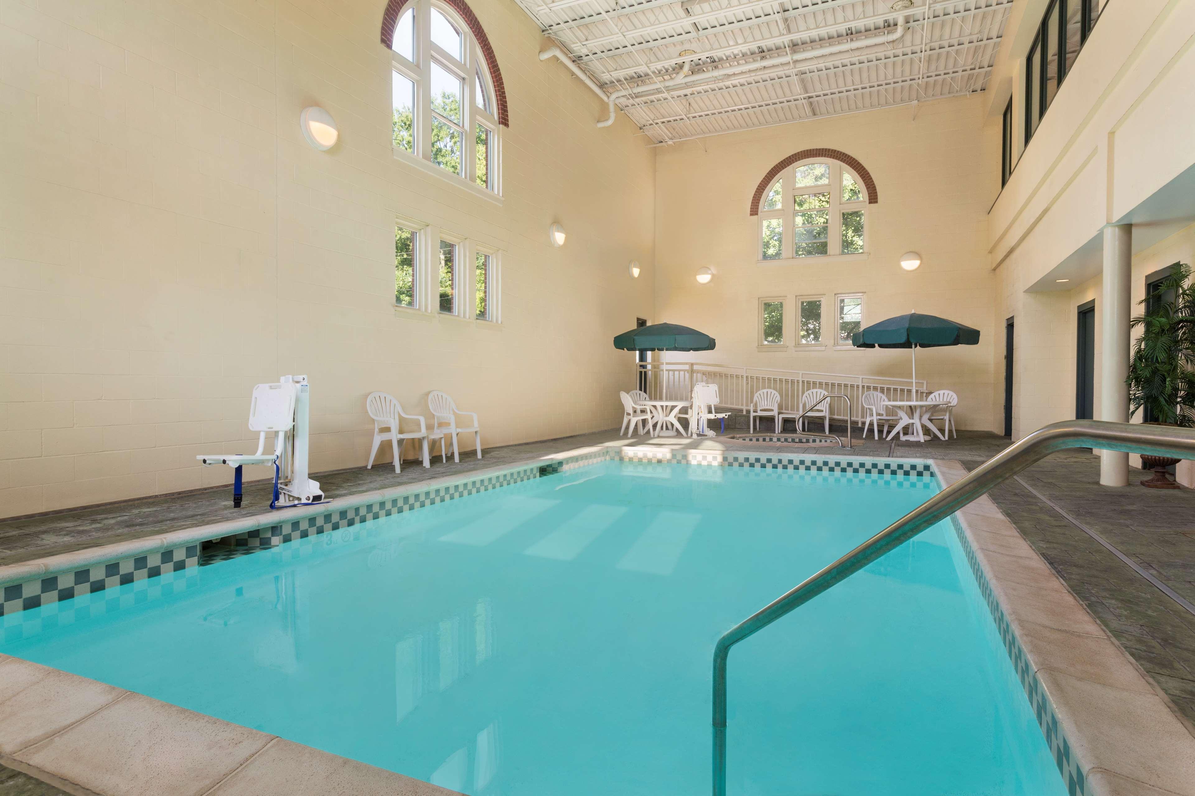 Country Inn & Suites By Radisson, St Charles Historic District Saint Charles Exterior foto